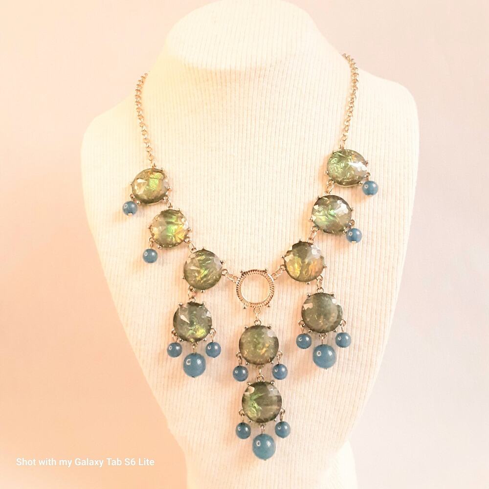 💎Statement Bib Necklace Faceted Blue Green Foil Stones Beads In SilverTone Metal
